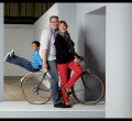 En juin, la famille Chesneau a participé aux Promenades photographiques de Vendôme, sous l’œil de Peter Knapp. L’expo, désormais à Blois, se tient jusqu’à Noël devant l’Hôtel du département, la Préfecture et le tribunal de grande instance.